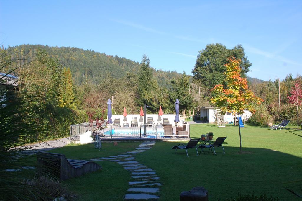 Haus Am Wald Lägenhet Faak am See Exteriör bild